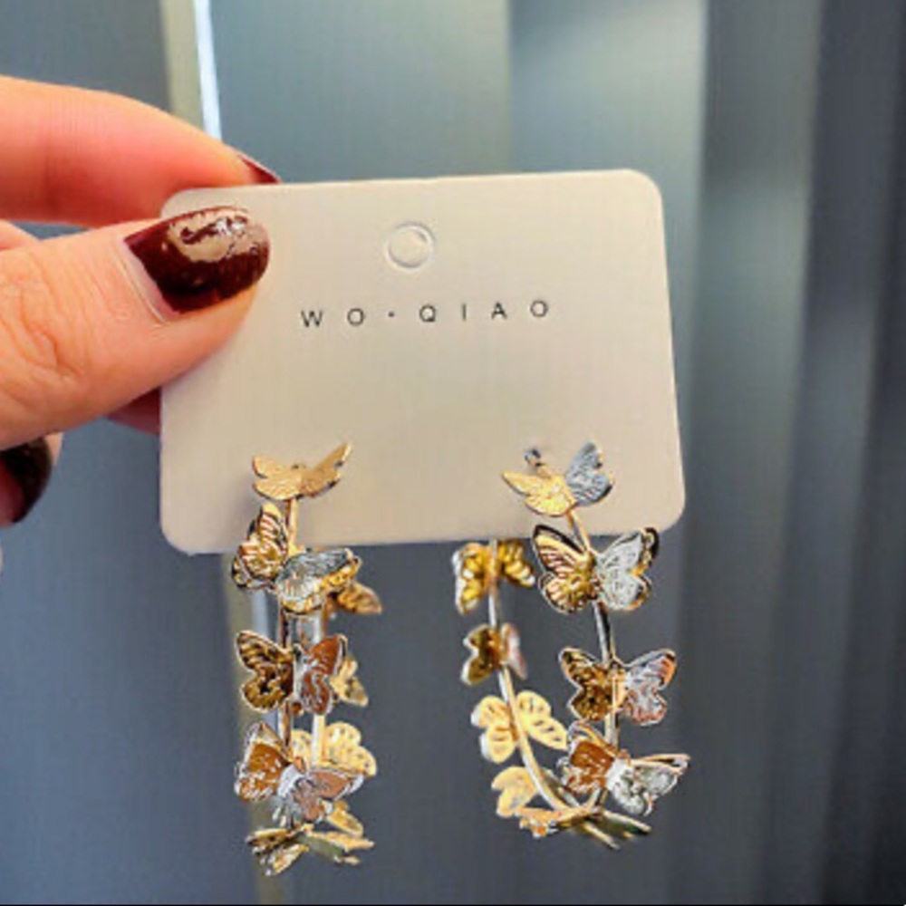 NEW Butterfly 18k Gold Plated Hoop Earrings - Picture 6 of 9